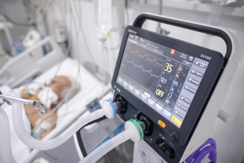 Livrările de oxigen medicinal îmbuteliat au crescut cu 450%. Un pacient în stare gravă are nevoie de o tonă de oxigen pe lună