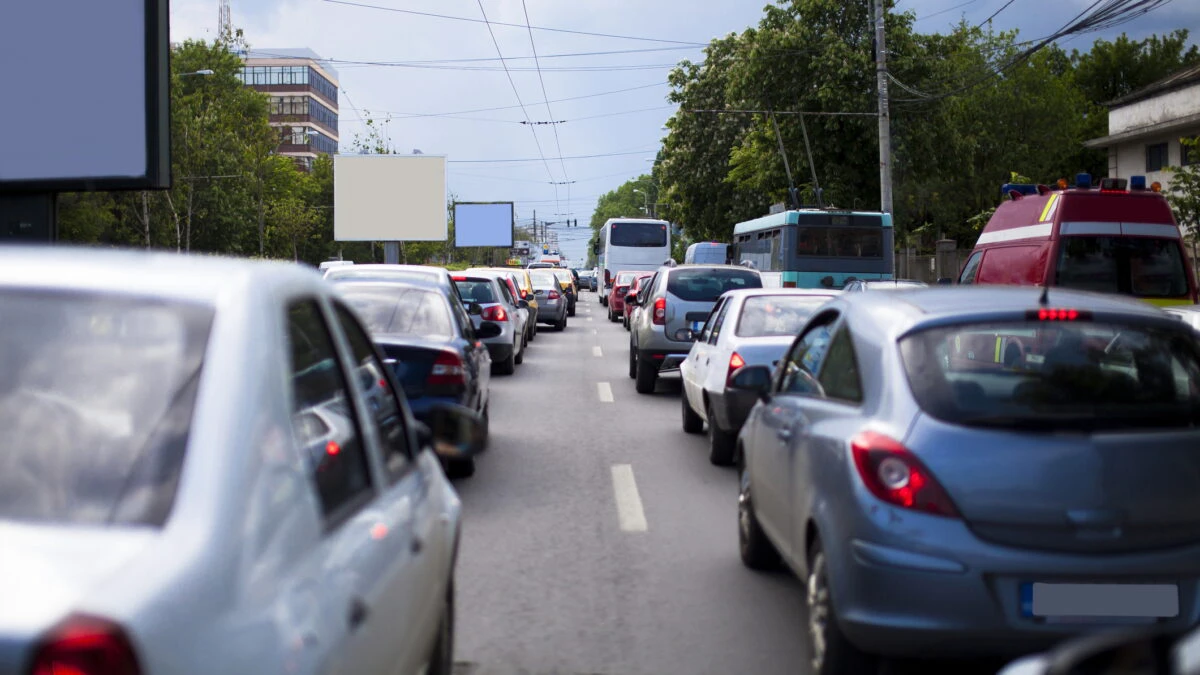 Cod Rutier 2025. E interzisă întoarcerea. Regula de la școala de șoferi pe care conducătorii au uitat-o